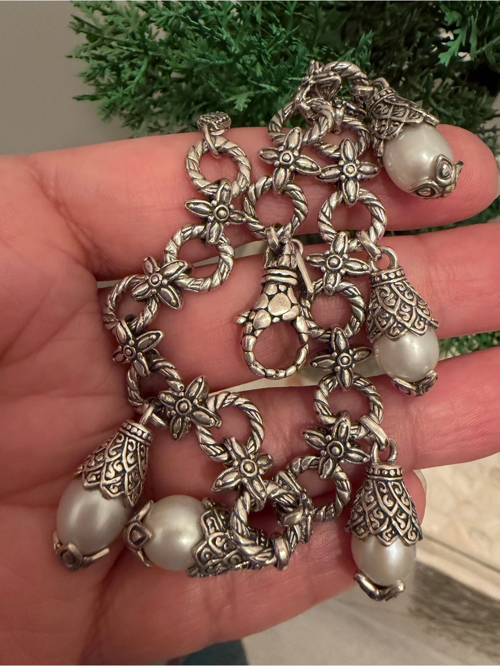 sarda sterling silver  dangling pearls bracelet - Picture 5 of 9